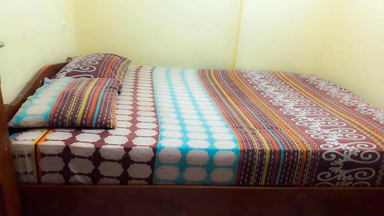 Losmen 2000 Tiga *