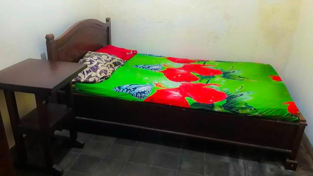 Losmen 2000 Tiga Guest house